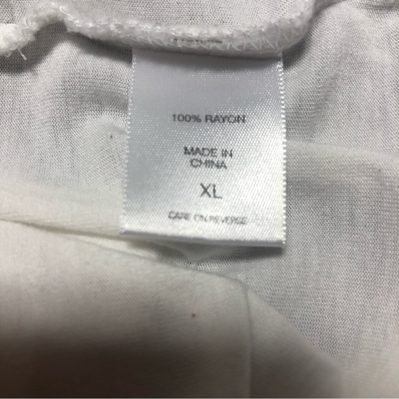 NEW YORK & CO Cold Shoulder SoHo Colorful Graphics Tee Sz XL - Picture 10 of 12